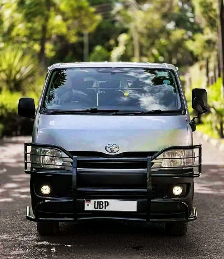 Short story 😭:

Pple hyped me to get the vans. I got this & it's been in parking for a full month no one is asking for even price

What surprises me it's as low as 350k per day. I know pple will not even retweet hmmm😪😪😪

Pple asking for jobs please get gigs I offer you cars.