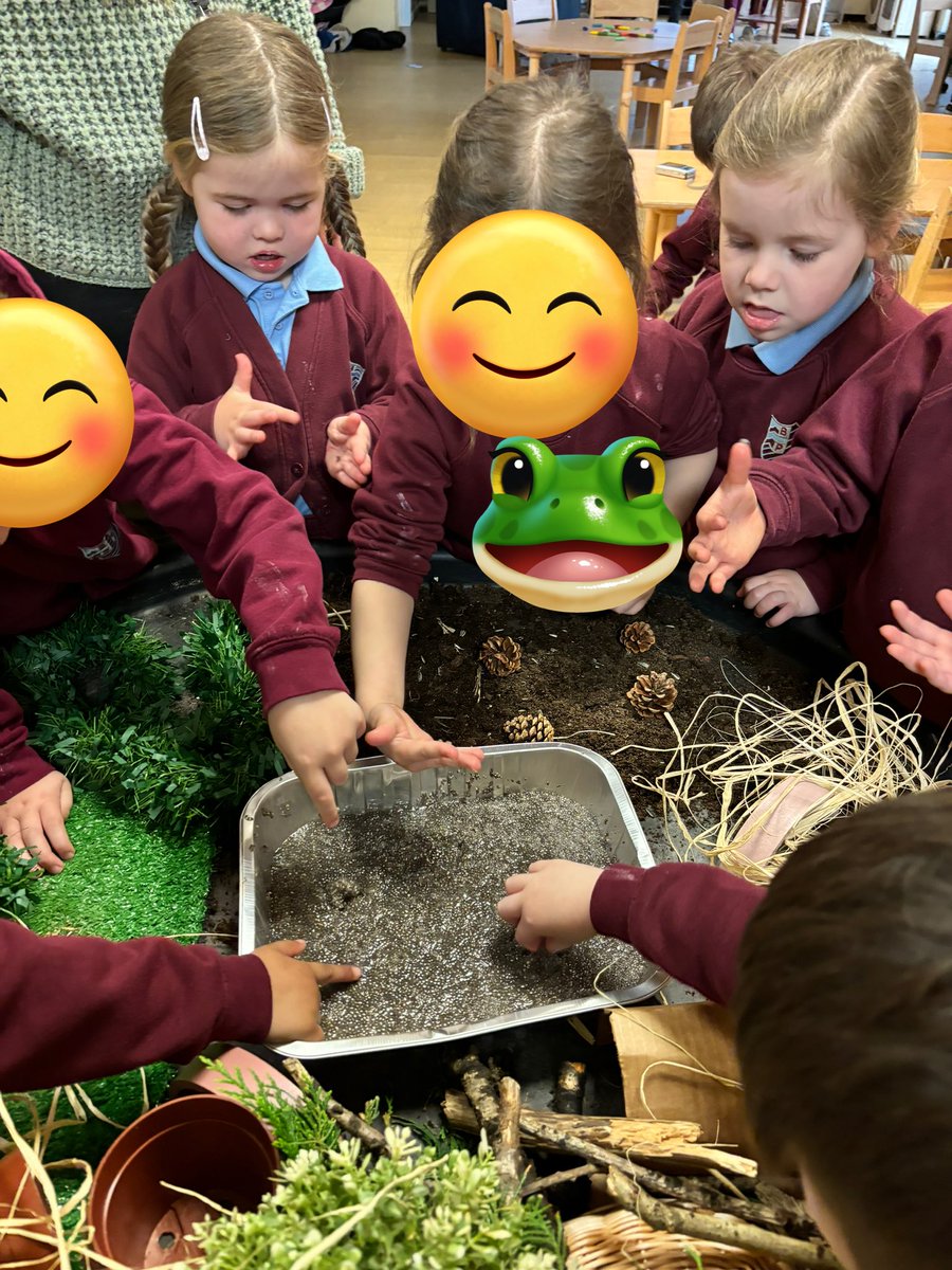 MrsJamesBHPS's tweet photo. This week #NurseryBHPS are enjoying 5 Little speckled frogs. We mixed water and chia seeds and it was very much like frog spawn. Lots of lovely describing words were used whilst exploring. @BeaufortHillPri @EAS_EarlyYears https://t.co/hl317yVK8M
