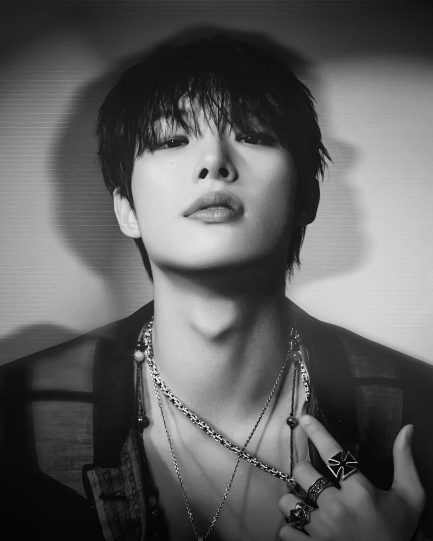 mingifeeds's tweet photo. are you feeling insane? bc I am. #mingi https://t.co/tDnqronKpF