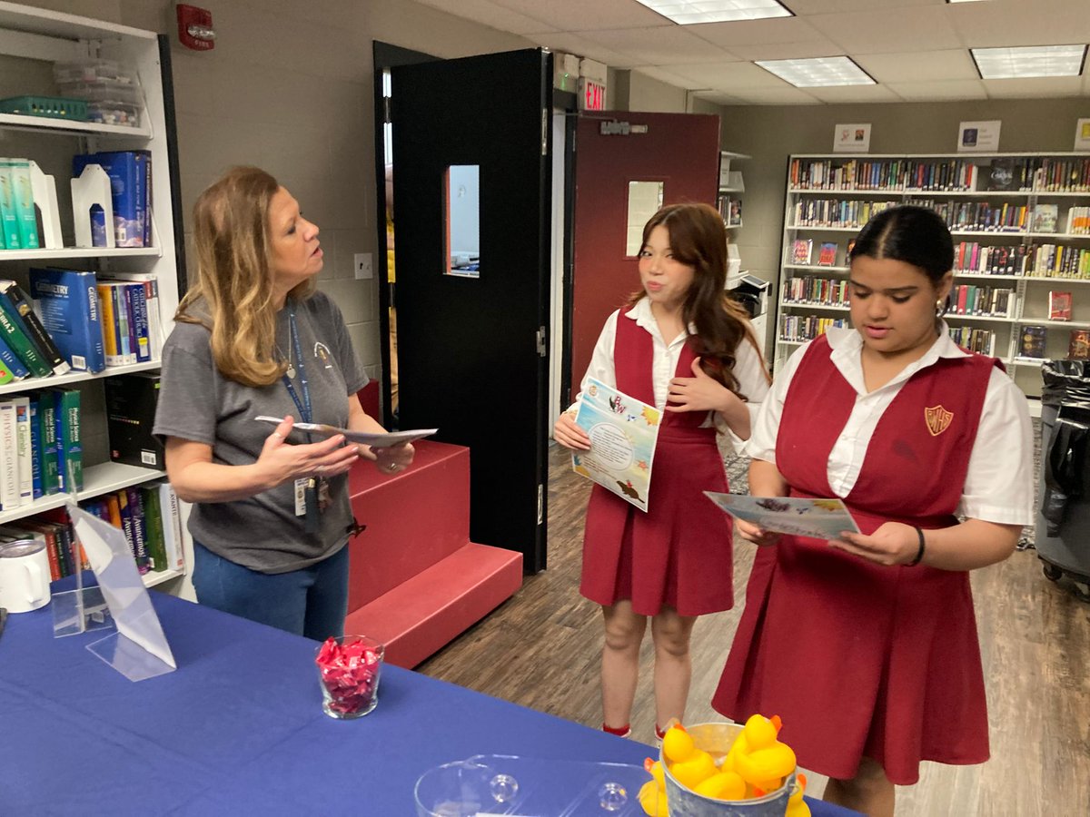 BishopWatterson's tweet photo. Student Job Fair in our library during lunch today! #🦅❤️summerjobs https://t.co/U3YDwRwg8d