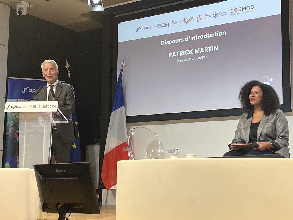 FNCE's tweet image. 🇫🇷Bâtir des véritables territoires de l’inclusion des jeunes par le sport en France ? Une évidence pour les Caisses d’Epargne.

🎤@pierre_mace , directeur général de la Fédération nationale des Caisses d&apos;Epargne (FNCE) intervenait aujourd’hui aux 1ères rencontres nationales…