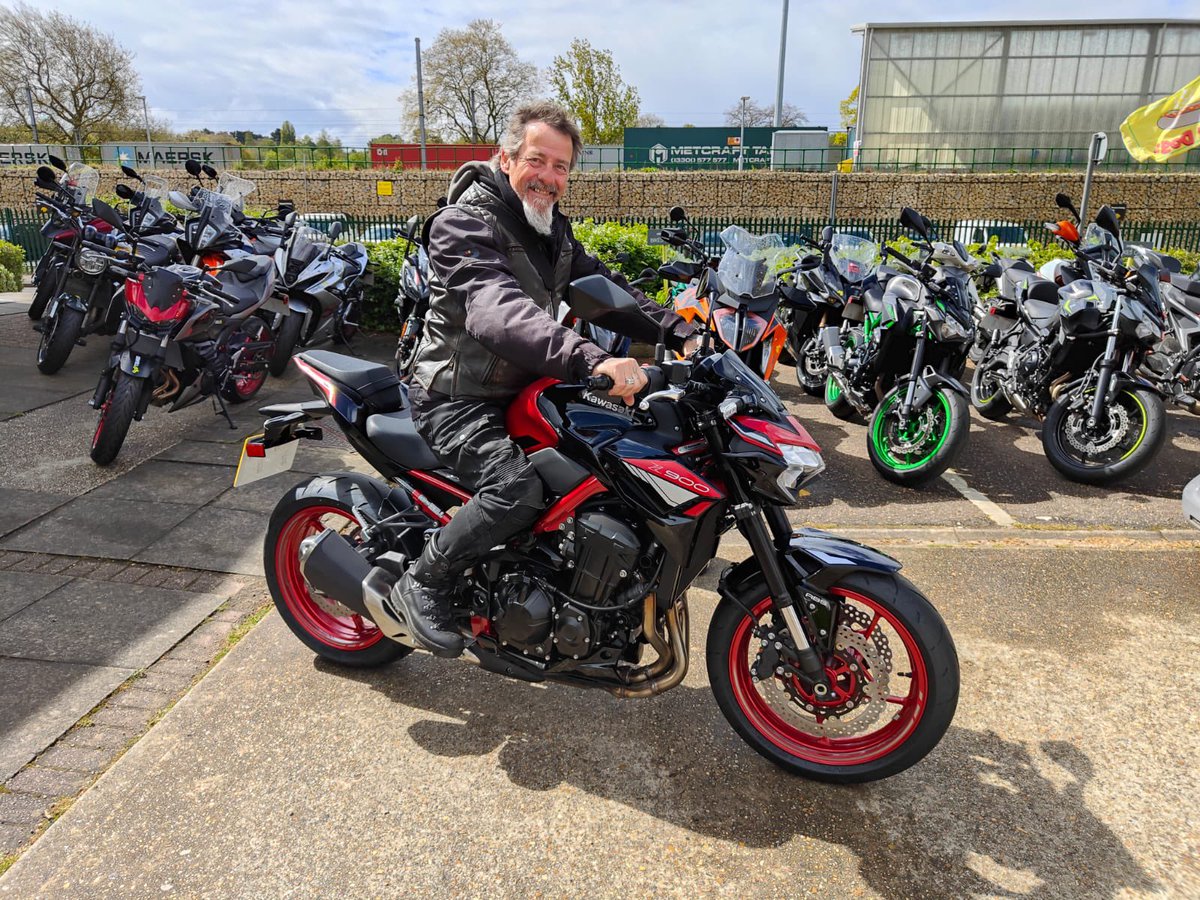 🏍🔥🏍New Bike Day!!🏍🔥🏍

Here is John picking up his new Kawasaki Z900 this morning😁🔥

Great bike choice John, hope you enjoy it! Have fun & ride safe😎🏍️
 
#Orwellmotorcycles #newbikeday