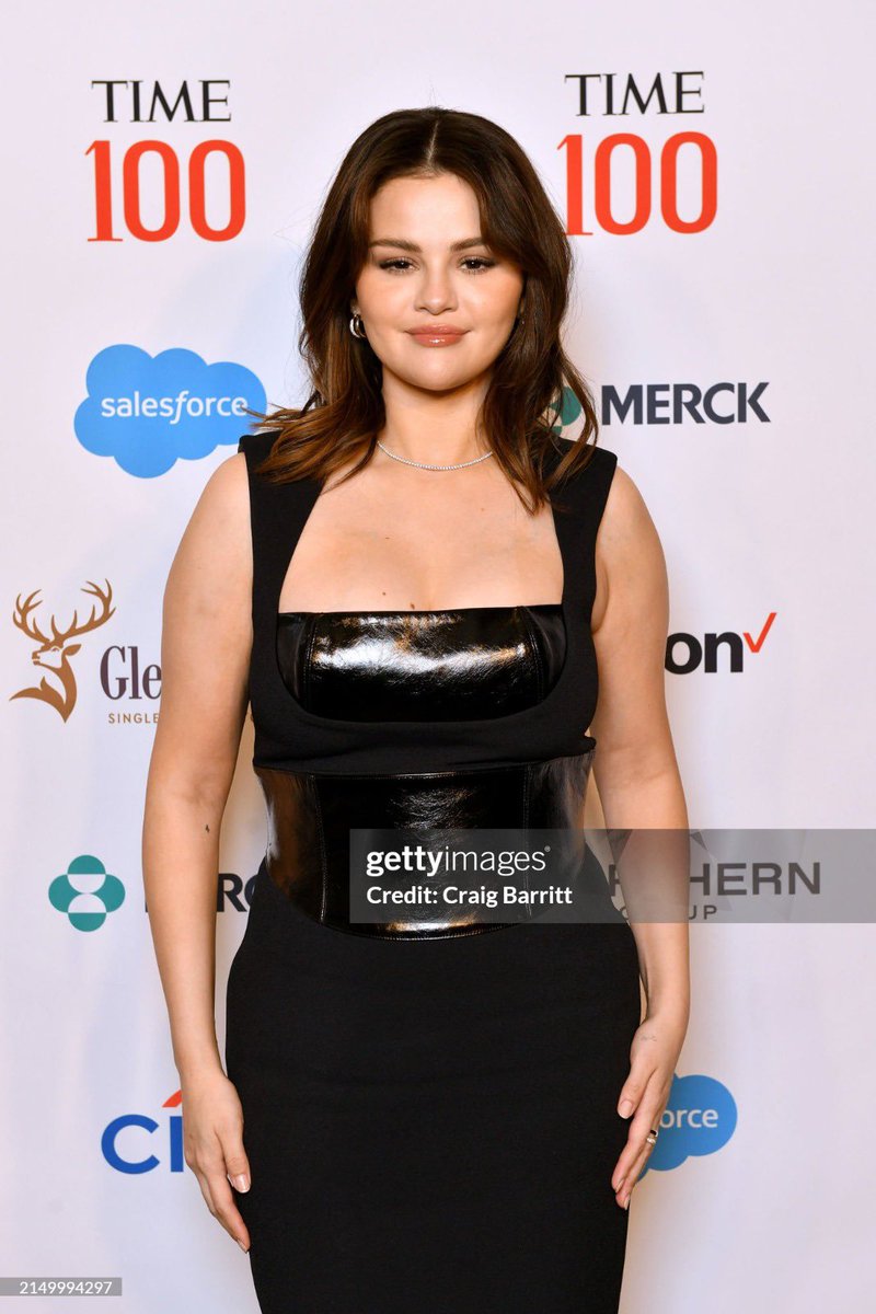 Selena Cohen\, image size:800x1200