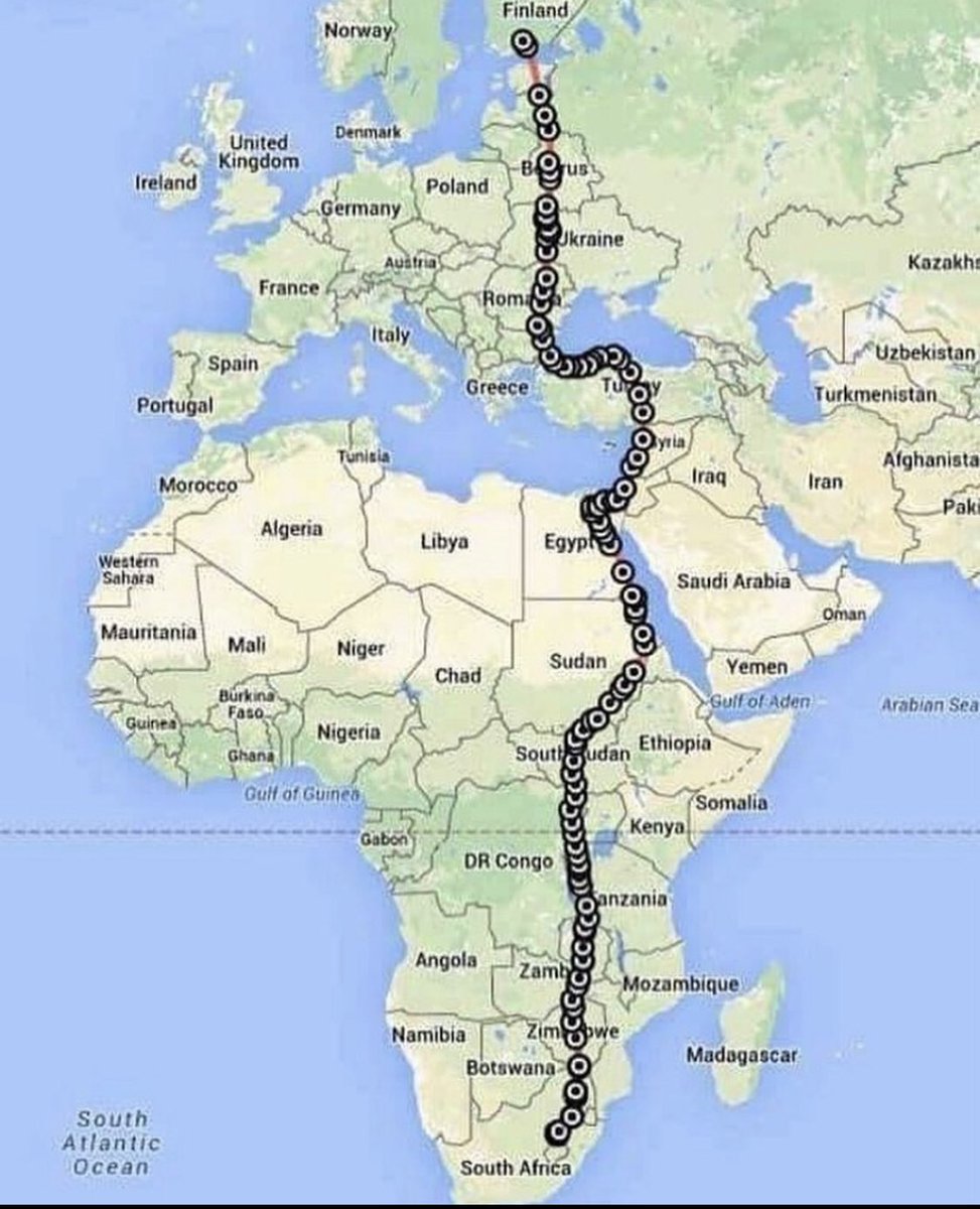 Le ponen a una hembra de halcón pechero un gps en Surafrica , la tipa tira una línea recta hasta Finlandia salvo cuando tiene que volar sobre el agua. 10000km, 42 días. Tela.