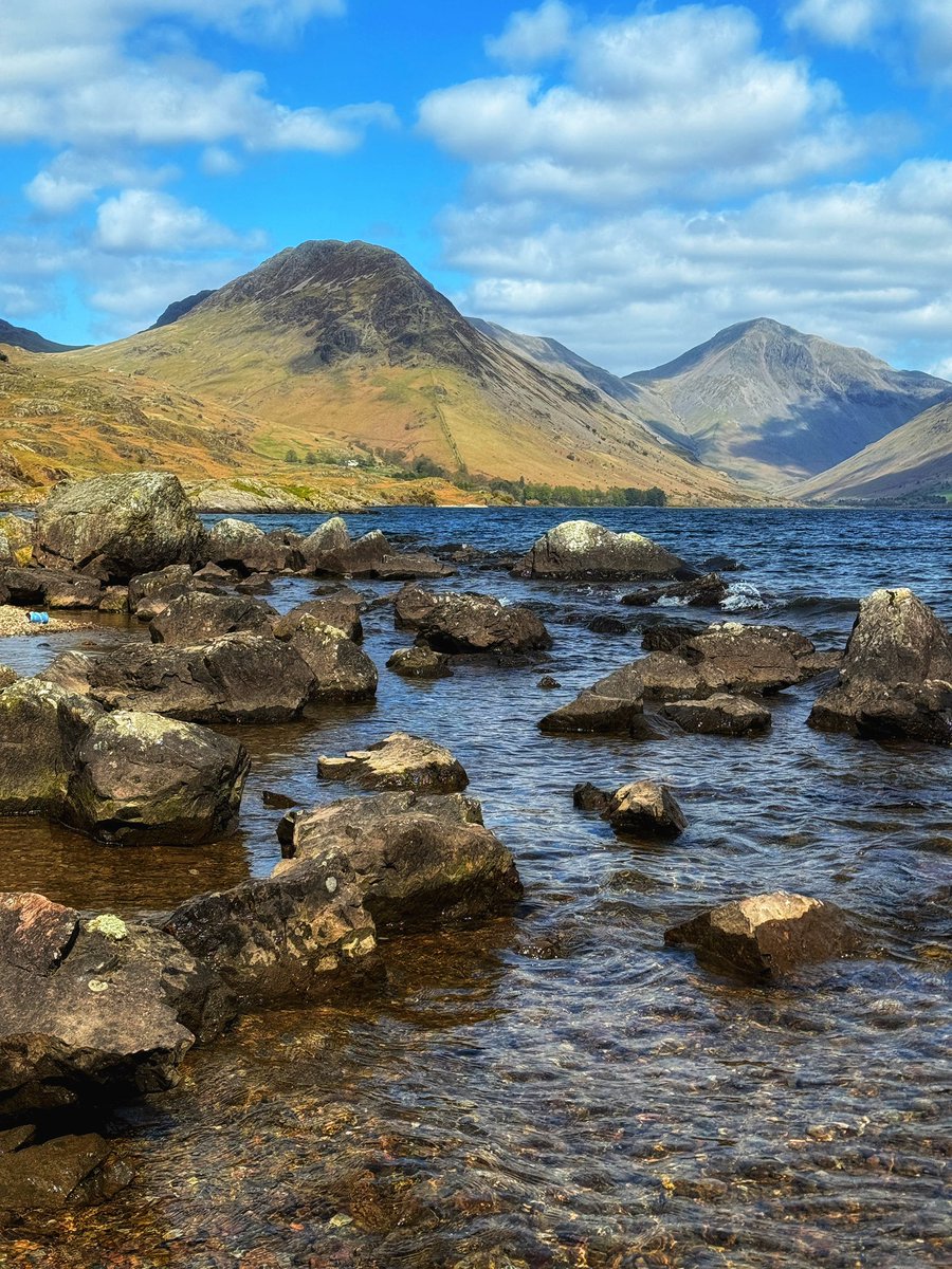 Beautiful Wastwater and Yewbarrow (plus Great Gable too!) yesterday. I’ve not been online much as I’m enjoying taking a best pal on a cycle holiday about the county that’s my home 😊👍🚲 #lakedistrict #phonepic