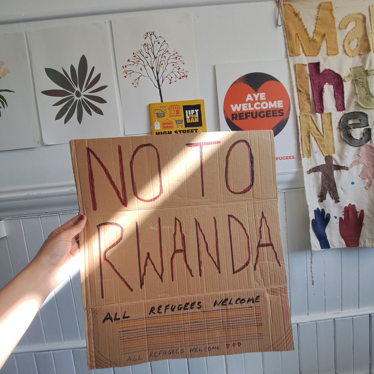 We are getting ready for the peaceful gathering against the inhumane #RwandaBill, alongside many others. Join us if you can⬇️ 🔹George Square, Glasgow 🔹Today, 5.30pm #RefugeesWelcome #RwandaNotInMyName