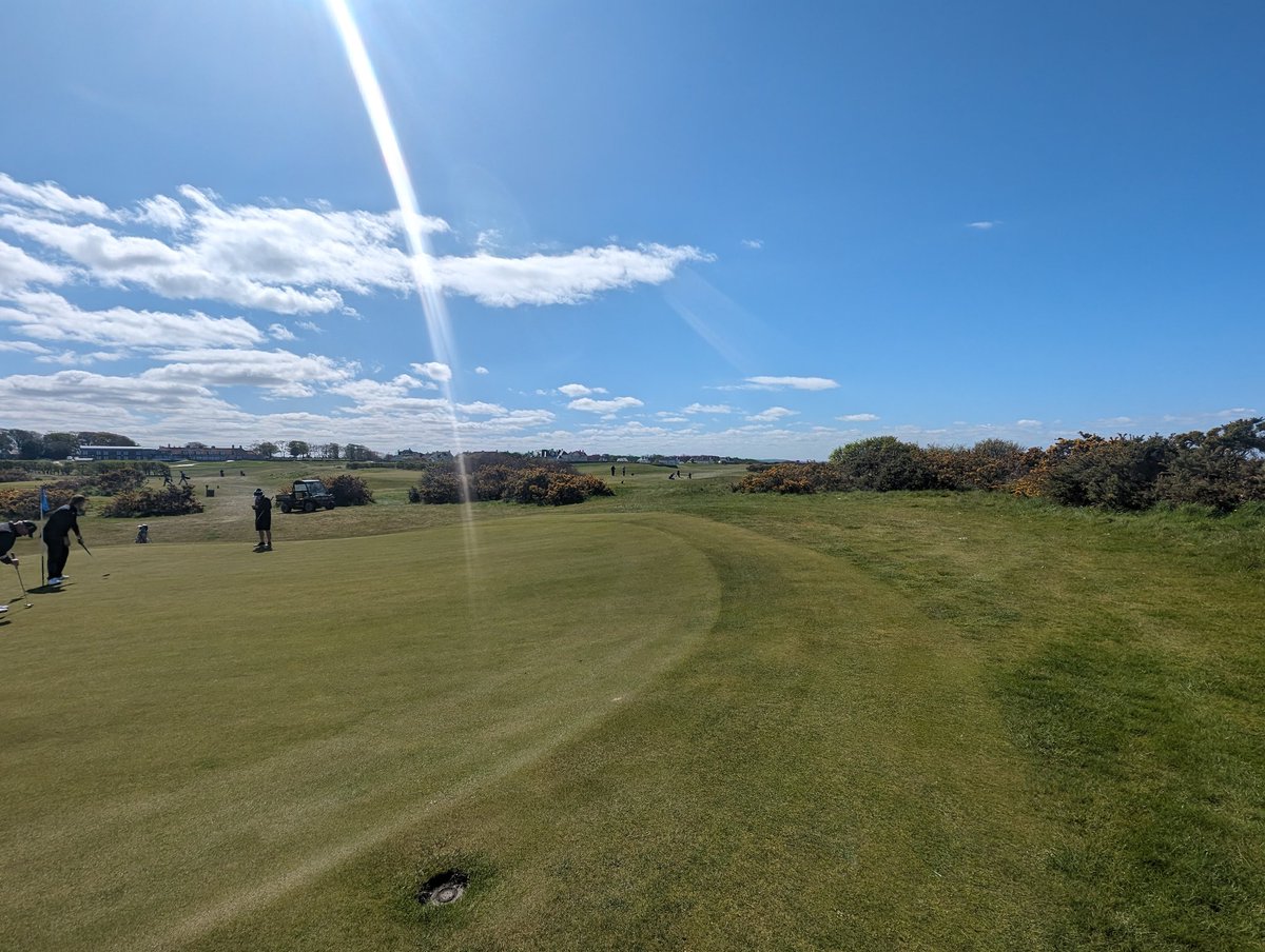 Nice to see some sun and no rain clouds for a change, still a chill in the wind, but I will not complain. 🌞
@craigielaw @BIGGALtd @goeastlothian @scotgolfcoast