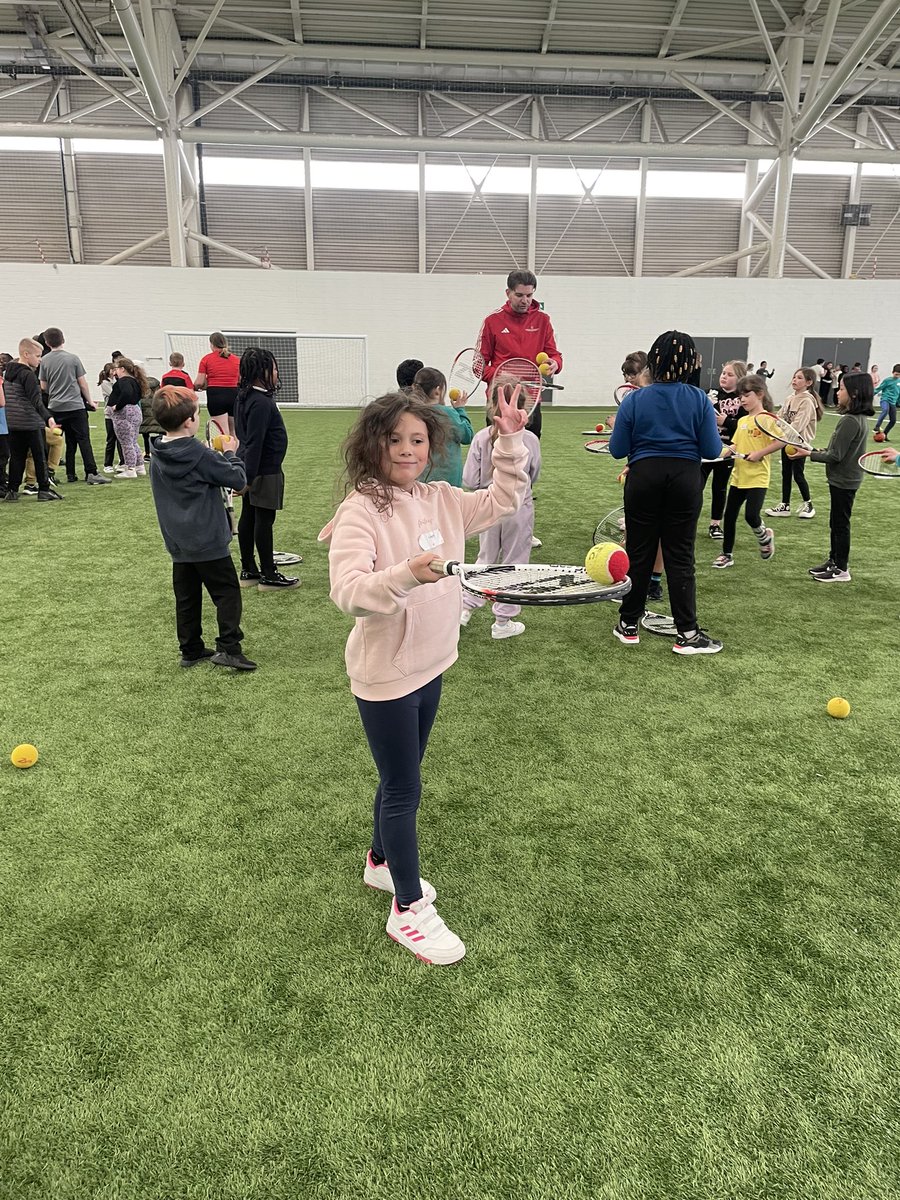 MissCFDavidson's tweet photo. Wooohooo, what a fabulous day at the P4 festival Aberdeen Sports Village with @RADevSchool 🤩 lots of fun had exploring different activities and meeting new friends! Thank you to all coaches and helpers who put on the event! Woodside had THE best time! @woodside_school ❤️ https://t.co/hx97J2S5xv