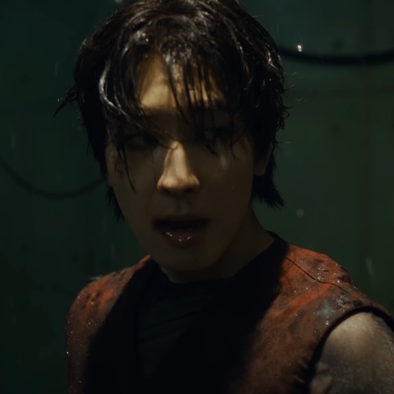 meaniehoon's tweet photo. WHO HURT MY BABIE AGAIN??? 😭 https://t.co/JLDz6cf7Mi