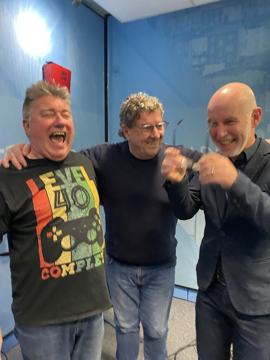 What a great session with ⁦@RadioRayRTE⁩ and his wonderful crew. Thank you ⁦@neilgdoherty⁩ ⁦@DeargFilms⁩ ⁦@Pat_Shortt⁩