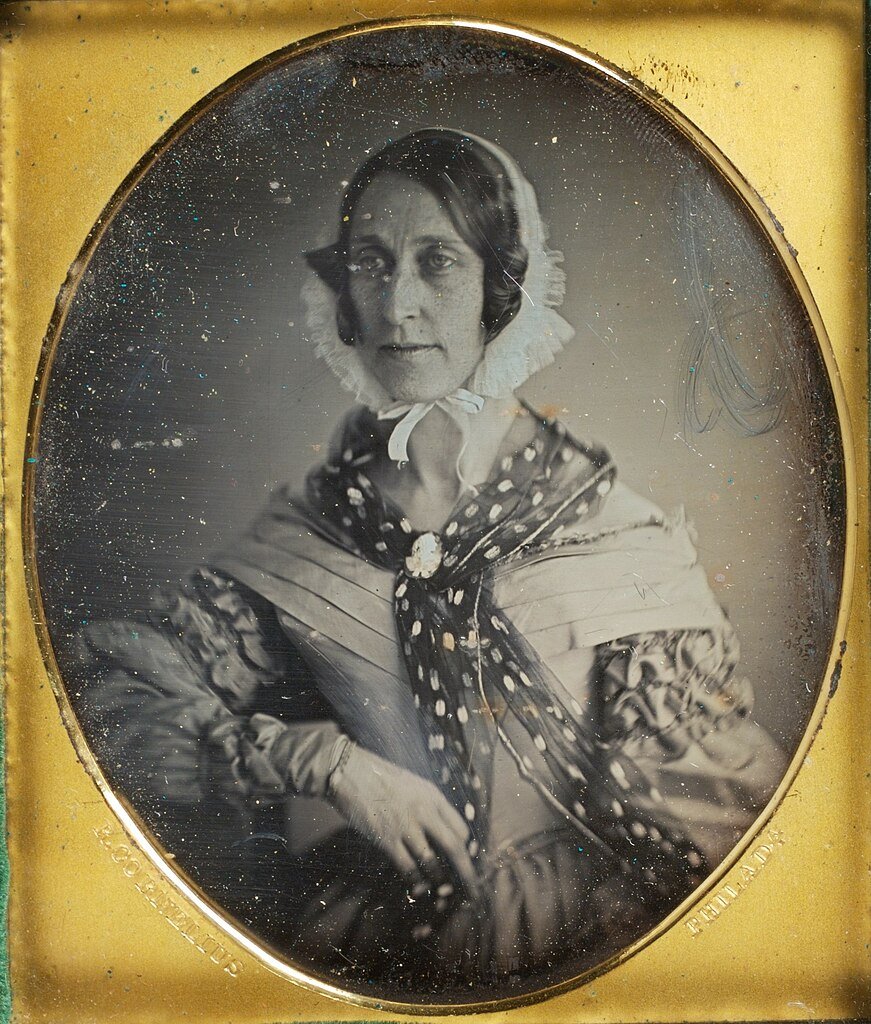 @JanHoving4 Here's a real 1841 daguerreotype. D~ was introduced in 1839 but only reached maturity in the 1850s when other methods, e.g. the ambrotype, also appeared. By that time it had been improved upon considerably, to the extent that it was referred to as the 'American process'.