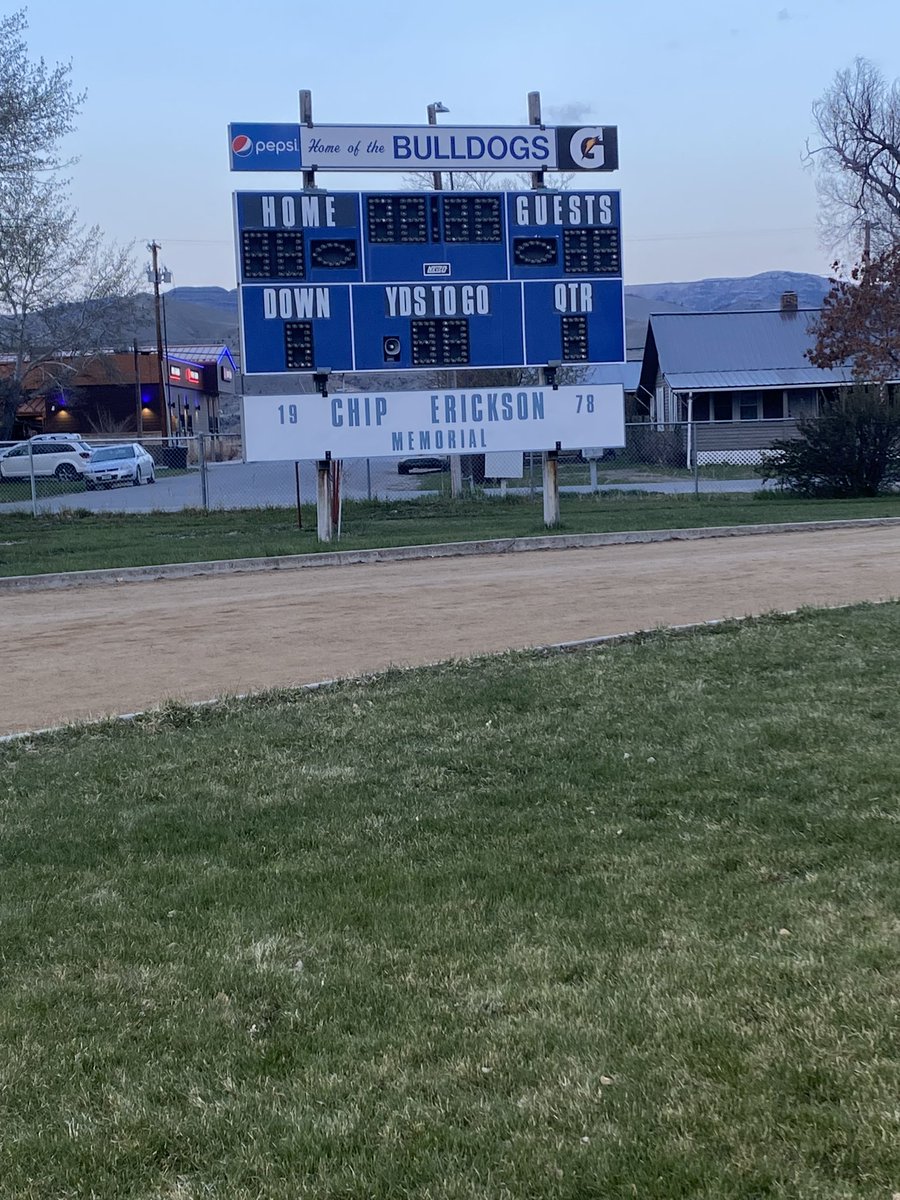 Great start to the day in Townsend watching @Broadwater_FB get after it! Thank you to @CoachHorne36 for the awesome morning! Excited to watch you guys this Fall!