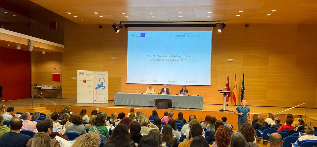 FFIS_CARM's tweet photo. 🩺Hoy hemos participado en la jornada ImpleMENTAL, coordinada por FFIS y SMS dentro del proyecto #VidasInclusivas. Más de 200 profesionales y 50 pacientes con trastorno mental grave y/o adicciones forman parte de esta iniciativa.
JAImpleMENTAL
#LaInvestigaciónEstáEnTi https://t.co/sTsJPqpYfT