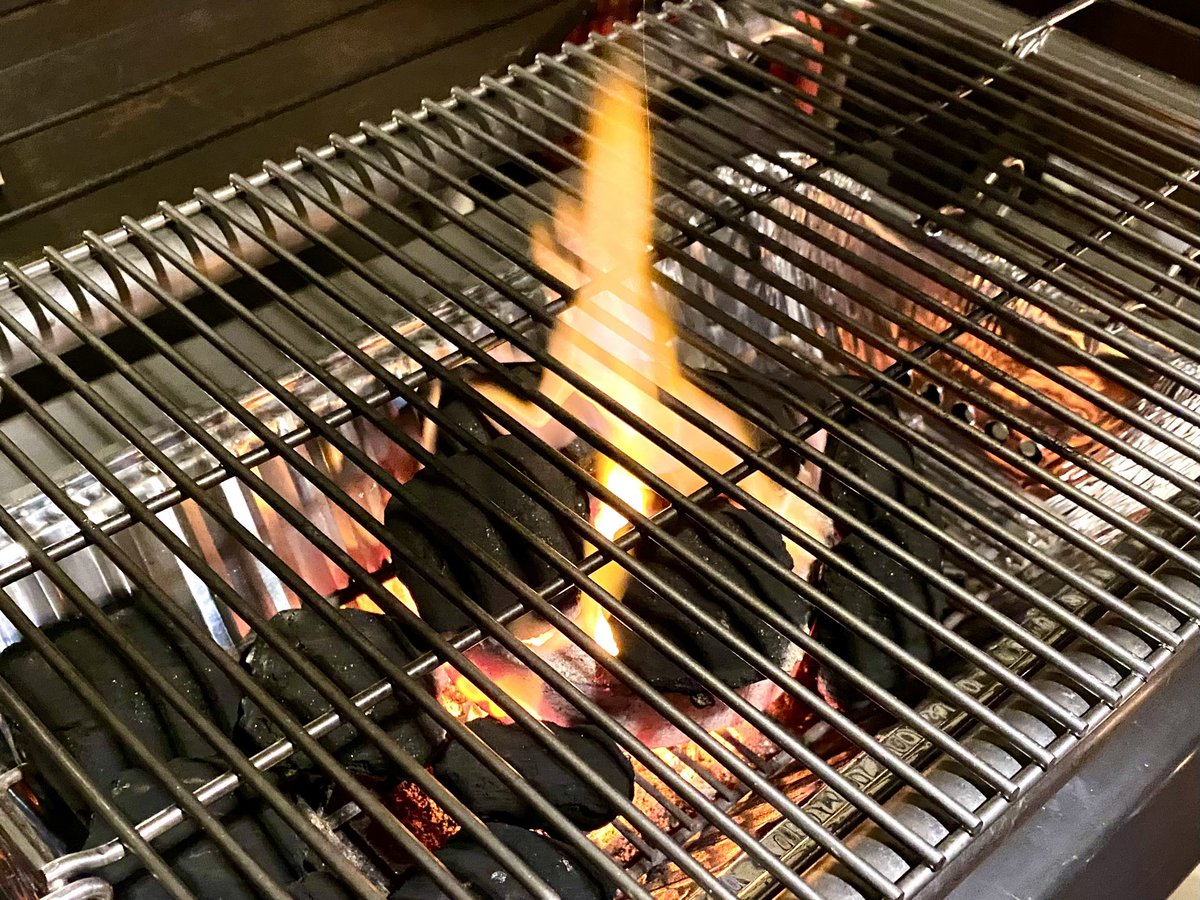 hiro_sas's tweet photo. 【グランピングの夜♪】

陽が沈み
炭火も赤々と…
真っ暗な森��中のBBQ🍖🔥

格別な夜に乾杯…♪🍷😊✨
　
#千葉県香取市
#農園リゾート
#ザファーム
#静かな森の中
#グランピング
#バーベキュー🍖
#非日常のひと時✨
#時差投稿
#写真整理中
#japan
#chiba
#katoricity
#thefarm https://t.co/AZkyhlMbx3