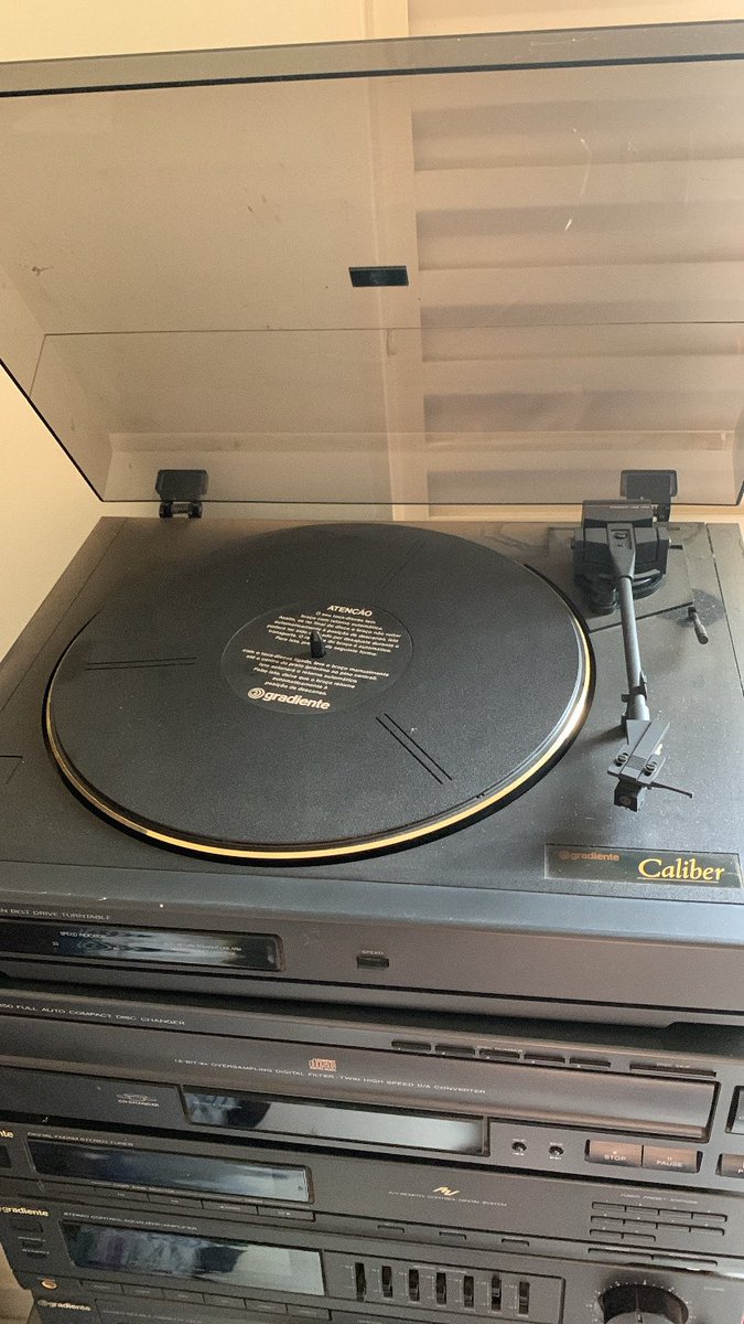 CaixetaAugusto's tweet photo. Oii @VintageCulture se quiser me mandar o Vinil, tô pronto para usar! https://t.co/thI2zQfcBK