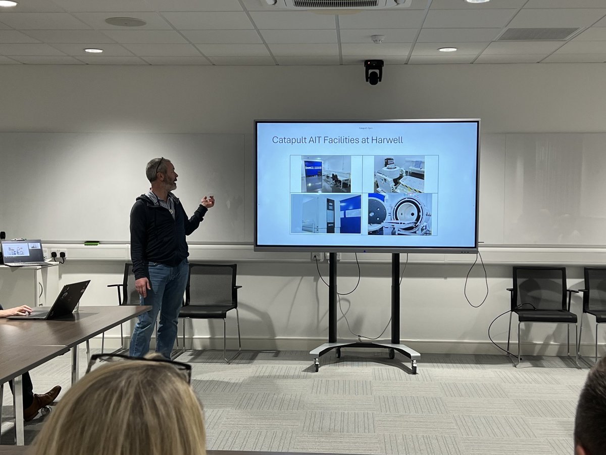 SatAppsCatapult's tweet photo. Thank you to everyone who attended #WestcottEngage today! 

We’ve had a fantastic afternoon exploring the future of space-based solar power with @SpaceSolarSSL and discovering our newest piece of equipment - the Thermal Vacuum Chamber - and how it can be used in satellite testing https://t.co/66pn6ixH72