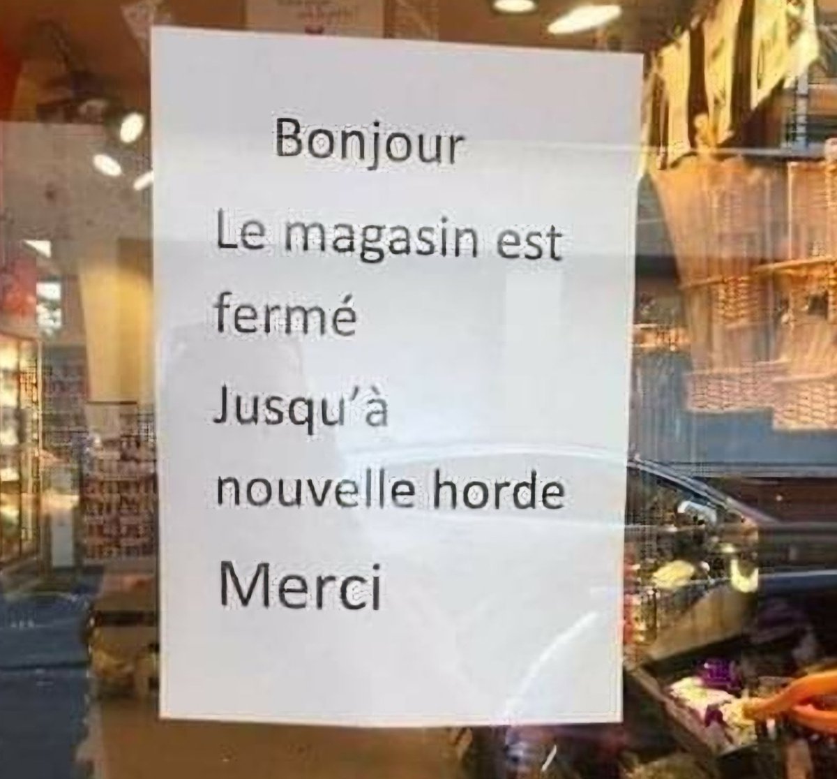 😬😬 Pourtant, ils ne sont pas légion à l'intérieur 😥🤔😉🤣🤣