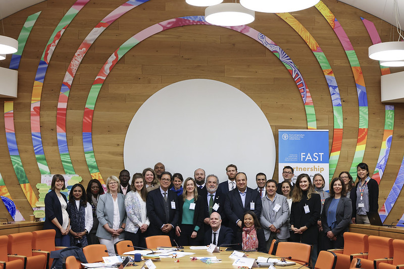 🤔How can we boost access to climate finance for those most in need? The #FASTPartnership Board met at @FAO headquarters on 24 April to explore tailored solutions at the intersection of #climatechange, #finance and agrifood systems. 🔗ow.ly/tl6X50Q2zsn