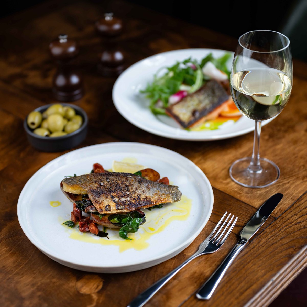 Sea bass or Salmon? 🐟

Our new menu has some delicious fish dishes on it, why not pop in and give them a go? 🤩

#VisitCambridge #CambridgeEats #GastroPub #SeafoodFeast #FishDishes #FoodieFinds #LocalFlavors #FreshCatch #TasteofCambridge #GourmetFish #DeliciousDishes #PubGrub