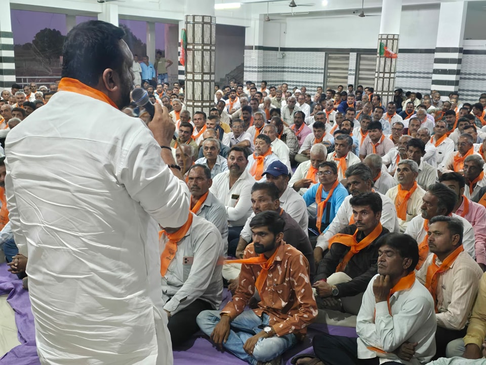 Kiritbhai_Patel's tweet photo. આજરોજ ભેસાણ ખાતે 13 જુનાગઢ લોકસભા સીટના ઉમેદવાર શ્રી રાજેશભાઈ ચુડાસમા @rajeshchudasma  ના સમર્થનમાં  ભેસાણ તાલુકાના આગેવાનો સાથે બેઠક કરેલ. આતકે વિશાળ સંખ્યામાં ઉપસ્થિત સૌ કોઈ ગામ લોકોએ ભવ્ય લિડથી વિજય અપાવી એક કમળ દિલ્હી મોકલવાની ખાતરી આપેલ.

#junagadhloksabha #AbkiBar400Par #ModiKiGaurantee #PhirEkBaarModiSarkar #ModiKaParivar #VoteForBJP  #ModiAgain2024