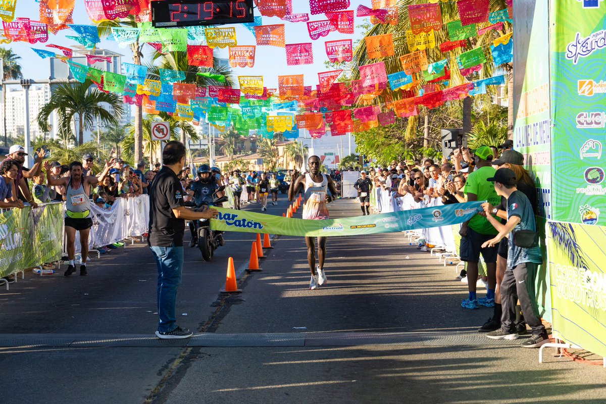 PuertoVallarta's tweet photo. El domingo pasado, Puerto Vallarta se llenó de pasión con el maratón. ¡Revive esa emoción! 🏃♂️🎉
.
Rediscover the intensity of last Sunday’s Puerto Vallarta marathon. Don’t miss out on the excitement! 🎉🏃♂️
#PuertoVallarta #EsParaMi #maraton #run #runner #sundayfunday #beach #family