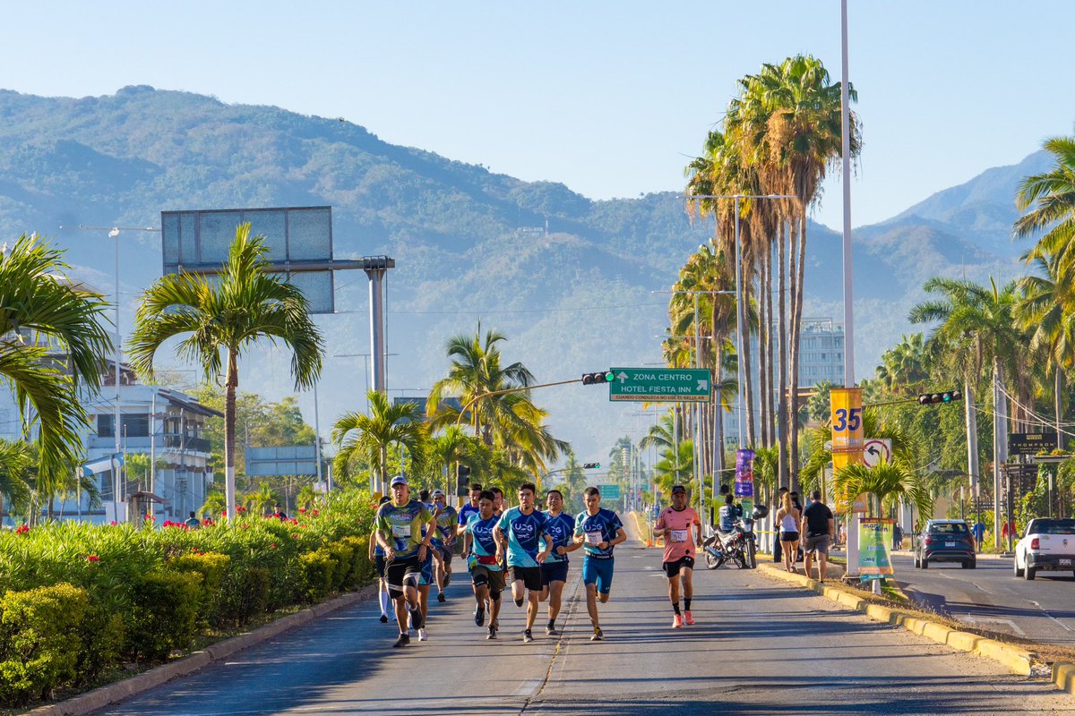 PuertoVallarta's tweet photo. El domingo pasado, Puerto Vallarta se llenó de pasión con el maratón. ¡Revive esa emoción! 🏃♂️🎉
.
Rediscover the intensity of last Sunday’s Puerto Vallarta marathon. Don’t miss out on the excitement! 🎉🏃♂️
#PuertoVallarta #EsParaMi #maraton #run #runner #sundayfunday #beach #family