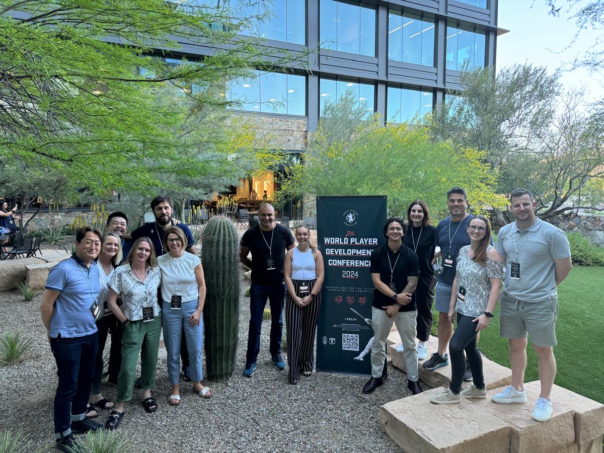 RugbyPlayersIRE's tweet photo. Rugby Family ๐
Reps of Player Development teams from across the world of sport are in Arizona this week for #PDC24
Great to see such strong #rugby representation ๐
#MoreThanAPlayer https://t.co/hcU8euHZ4e