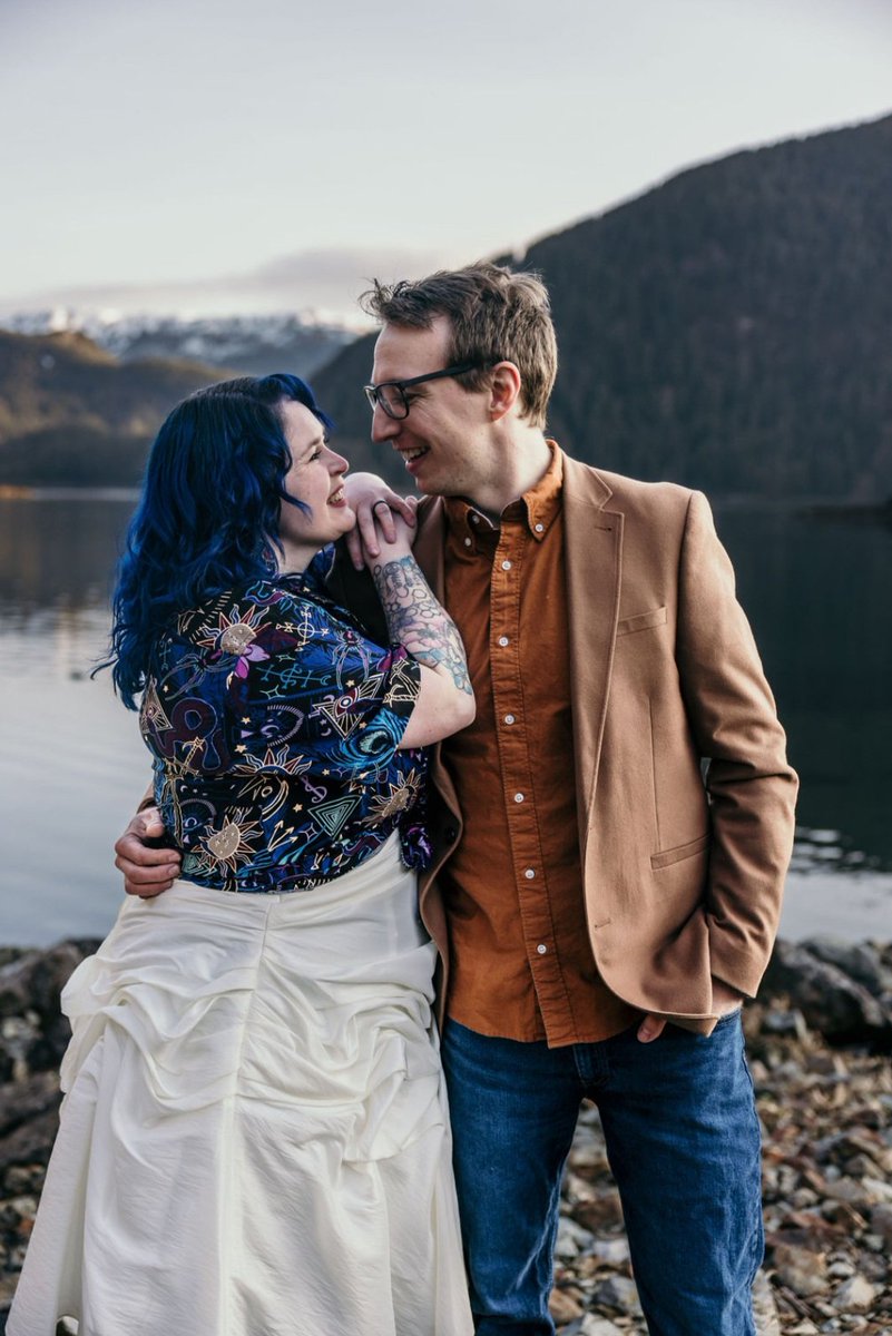 cbtillustrates's tweet photo. Mollymauk shirt paired really well with my wedding dress when I wore it for a 10-year anniversary shoot with my husband last year!  #CritterFashions https://t.co/UYePoCakpX