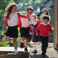 🌱Primary teachers! Looking for something to do for #WorldEnvironmentDay? Look no further. We’ve partnered with @EdenProject to bring primary schools an exclusive FREE, guided tour of the incredible biomes. Register for the virtual event on 4th June here 👉tinyurl.com/ykpp4j6w