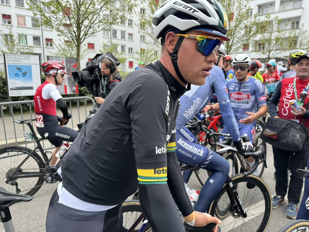 🏁 FINISH 🏁 Job done for the lads as they finish in the peloton on a day for the sprinters in Fribourg 👍 🇨🇭 #TDR2024