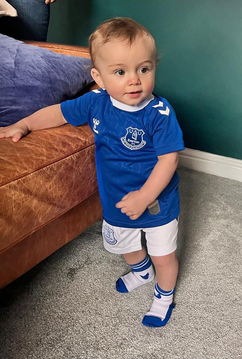 #efcmatchday Happy 1st Birthday Vinnie Kynaston! Love from all of your Everton family 🩵 NSNO