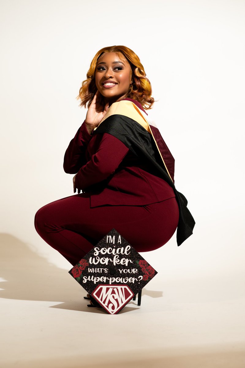 baileyy_glenese's tweet photo. In 9 days I will be graduating with my Master of Social Work degree from Alabama A&amp;M University. 
#Degreed2x🍾 #MSW🎓 https://t.co/Bh5dp3jMhy