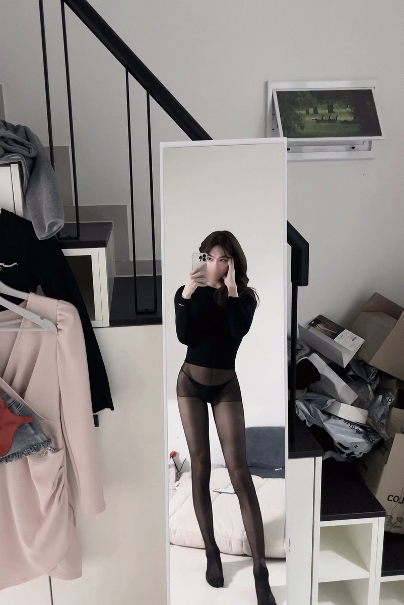 agary4885_'s tweet photo. 바지 좀 입혀주세요 https://t.co/5SMD0n1o0r