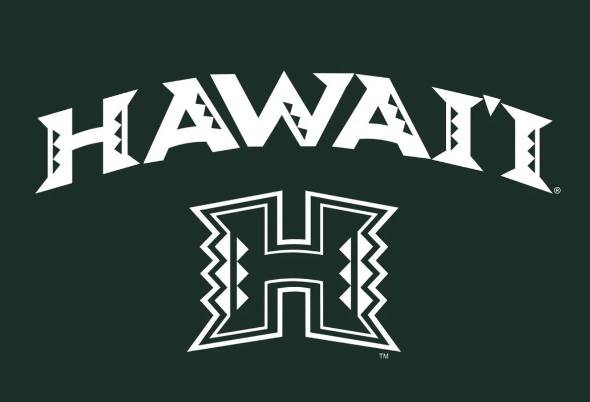 Thanks to @CoachPuu from @HawaiiFootball for stopping practice today!! 🐻💪 @BashaAthletics @MarquesReischl