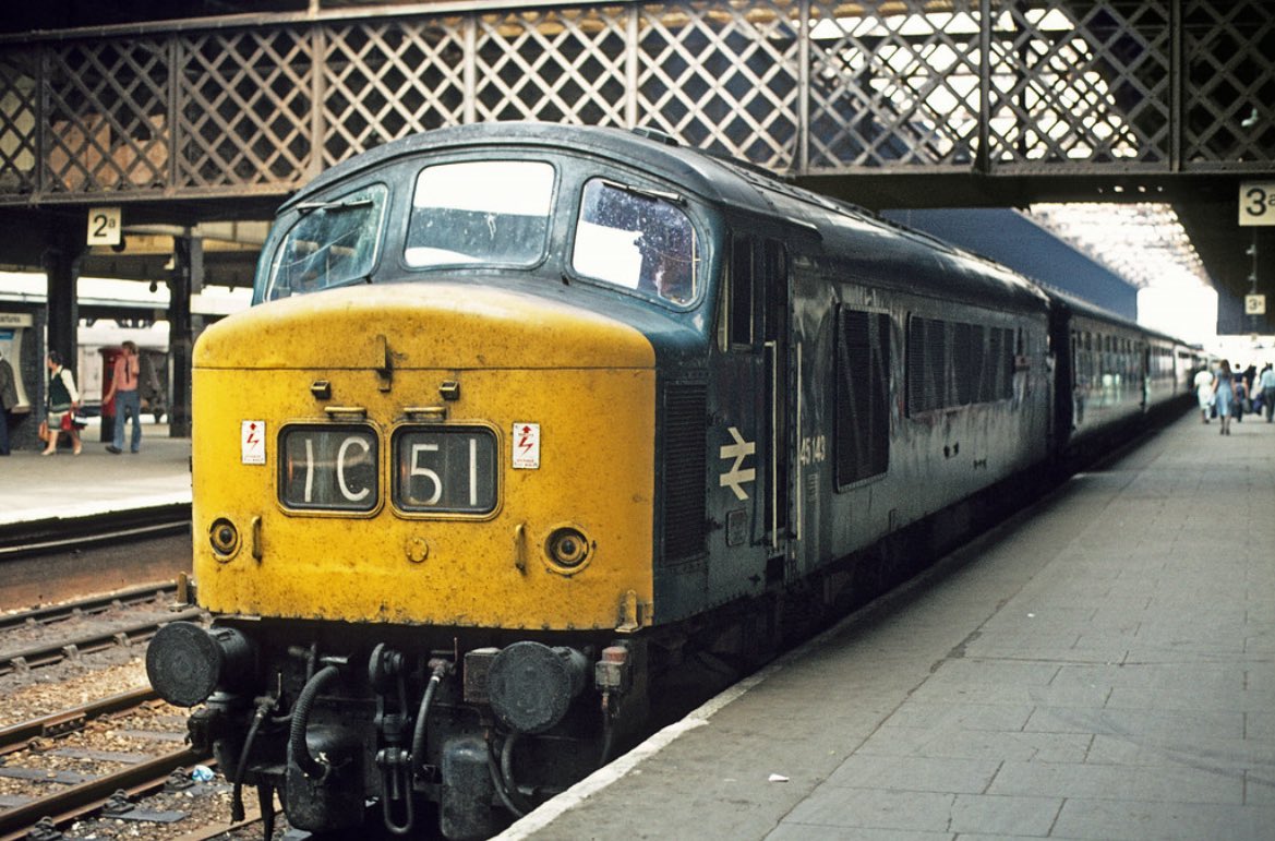 45143 at Leicester with a Nottingham to St. Pancras service 12th August 1975 #MidWeekPeak 📸 David Hayes