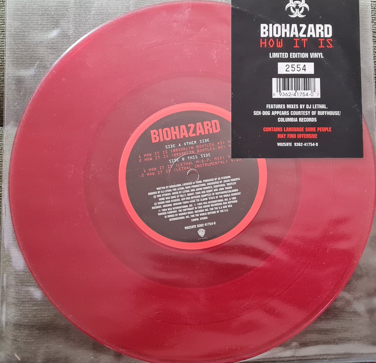 Little birthday pressie to myself. Very clean considering 1994 release and cannot wait to see them at Download Festival this year. 🤘💀🤘
@biohazardDFL 'How It Is'.
#brooklynsfinest #Biohazard #Wednesdayvibe #BirthdayVibes