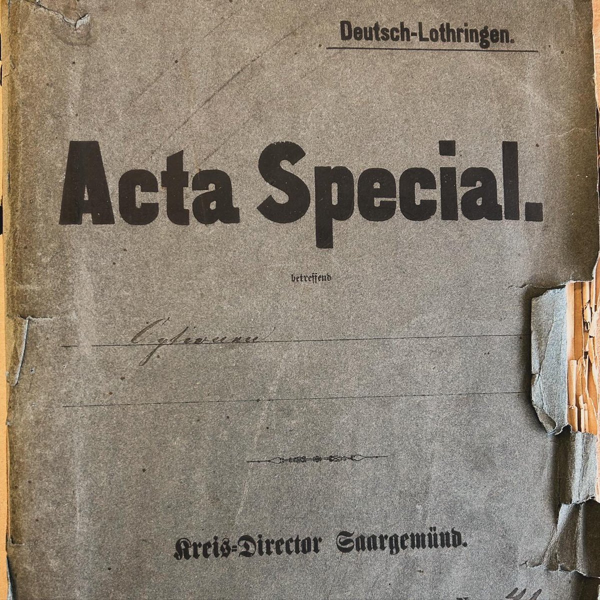gwolf's tweet photo. Grosse journée de recherches aux #ArchivesDepartementalesDeLaMoselle #AD57 sur la période de l’Annexion de 1871 #genealogíe #genealogistefamilialprofessionnel #familienforschung #ahnenforschung #genealogy #Sarreguemines #Bitche #Bitcherland https://t.co/YJQbhuv8qo