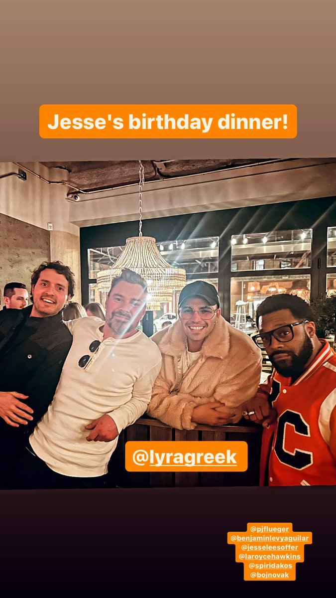 LarissaGreco17's tweet photo. Family Chicago PD 📱🚔🚨😍♥️♥️♥️♥️😍♥️🥳🥳🥳🥳🥳🥳 .... #InstagramStory #MarinaSquerciati .... #ChicagoPD #OneChicago #Chicago #UniversalChannel #NBC #Police #IntelligenceUnit #Atwater #Ruzek #Torres #Burgess #Halstead #FansChicagoPD https://t.co/N1sSqZFbWV