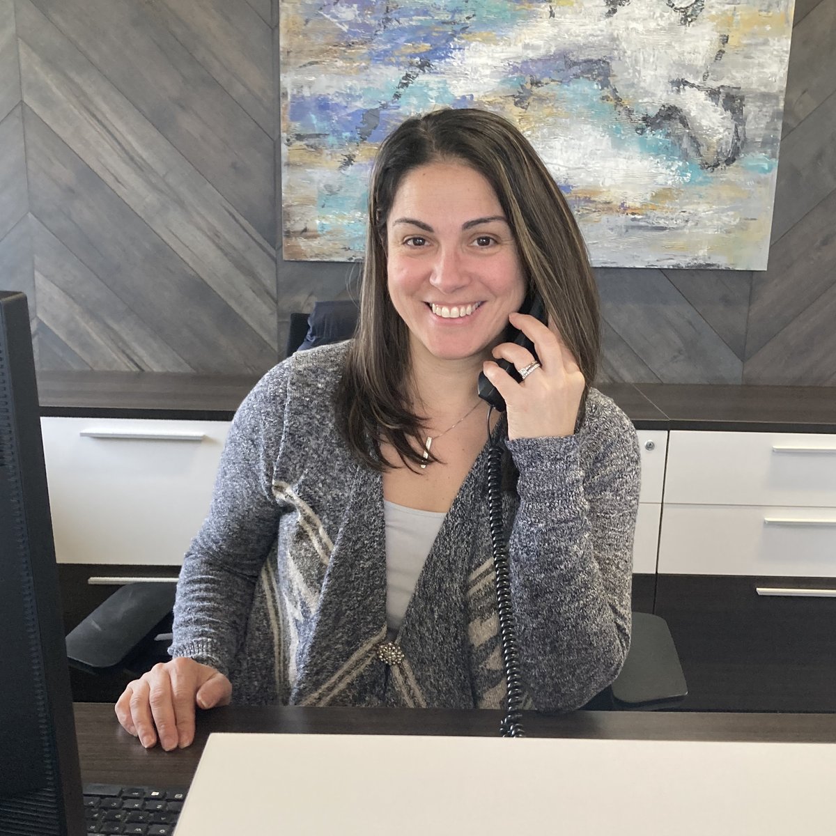 Today, we’re celebrating Administrative Professionals Day at Mason Homes.
We’d like to give a shoutout to Lori whose hard work & dedication keep our office running smoothly every day.
Thank you Lori & cheers to all the #administrativeprofessionals for all you do!

#masonfamily