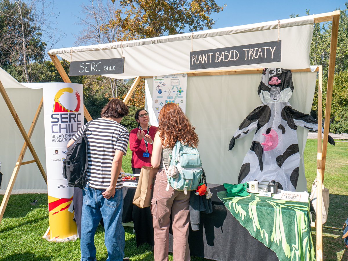 🌱🧑‍🔬¡Los profesores Ángel Leiva, Ricardo Salazar y Eduardo Schott participaron, junto a sus grupos de investigación y de la mano de <a href="/SERCChile/">SERC Chile</a>, en la Feria de Sustentabilidad UC 2024, actividad organizada por la Dirección de Sustentabilidad UC!