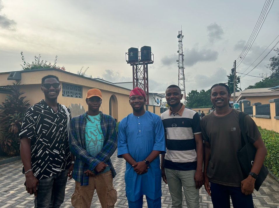 Hanged out with the dopest guys in marketing; @LadiSpeaks, @MaybeHabib @nauteeq @adedejiii_ to talk about, 'Comms crisis and its business impact' in Nigeria and Africa. We had a great session. Can't wait for y'all to listen too! Btw, @MaybeHabib is really tall 👀💀