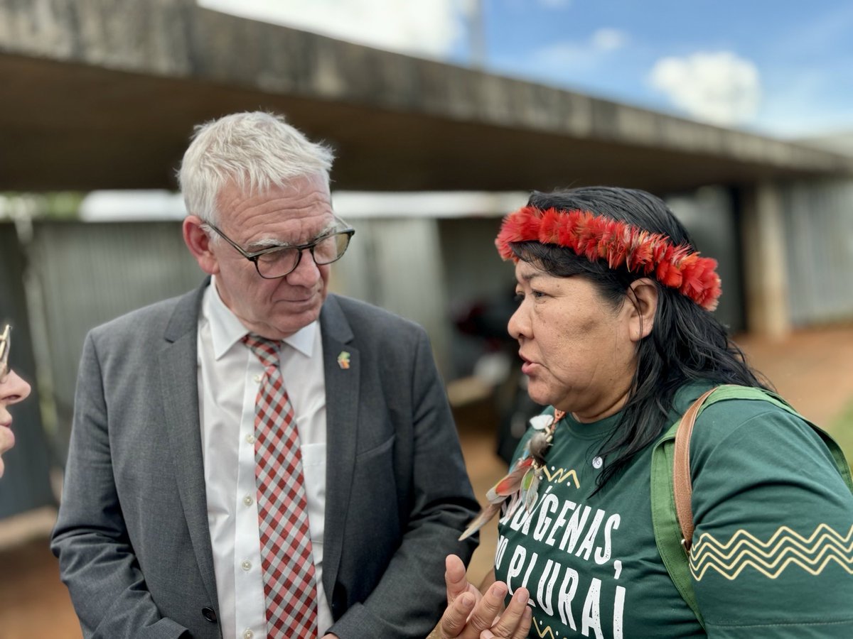 Mit Antritt der Regierung Lula haben #Indigene wieder Grund zur Hoffnung auf politische Teilhabe, Sicherstellung ihrer Rechte und ihrer Terrotorien. Bei der diesjährigen Indigenenversammlung in Brasilia habe ich darüber mit Vertretern der Indigenen-Institutionen gesprochen.