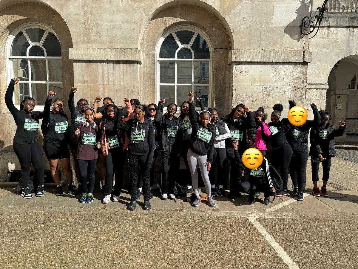 Well done to our girls who ran the TCS Mini @LondonMarathon on Saturday. Their efforts were recognised with medals and each earned £10 to donate towards the PE Department, raising a total of £200! Find out more: notredame.southwark.sch.uk/News/Budding-a… @RC_Southwark @rcaoseducation @SelcatTrust