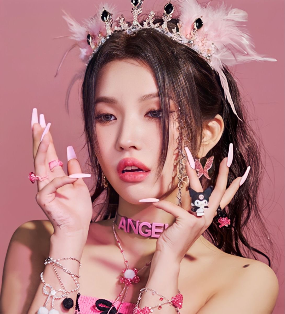 kchartsmaster's tweet photo. SOYEON reveals she would like to produce a song for ITZY. https://t.co/v5Y06FNl0Q