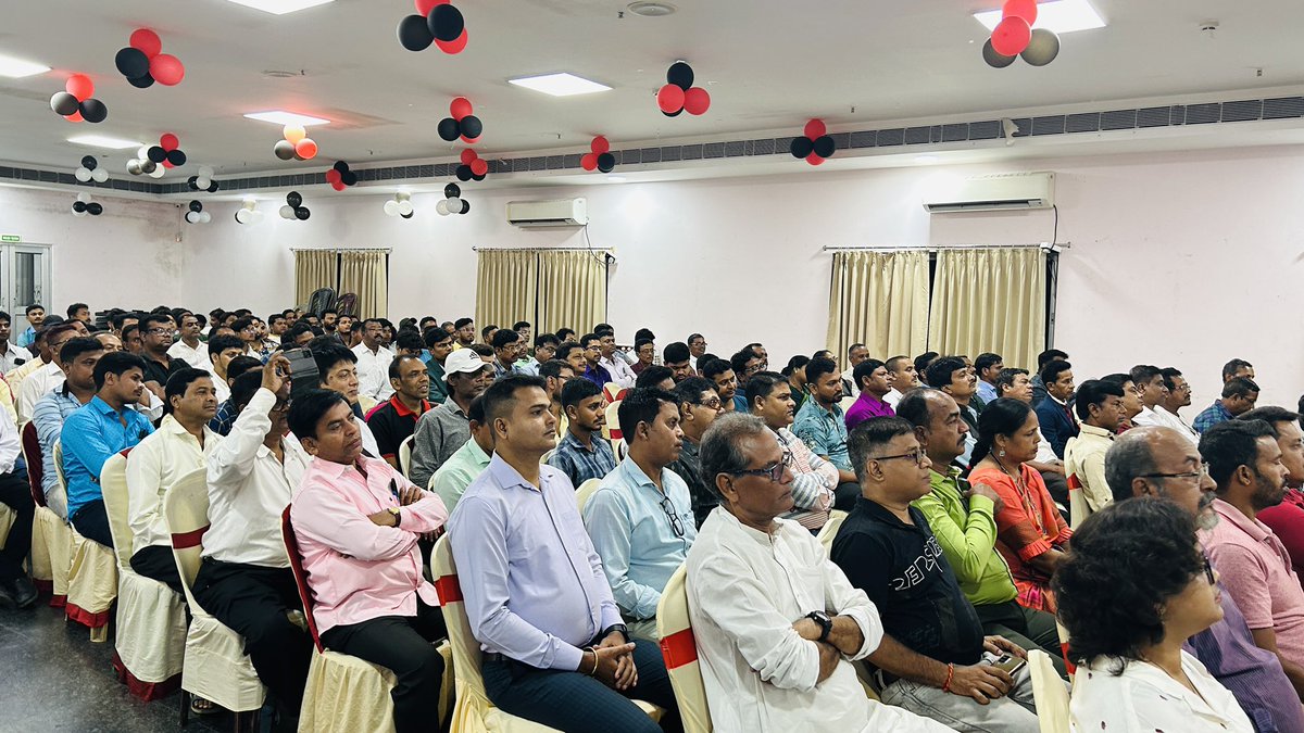 'Reflecting on the success of our Direct Selling Industry Training in Digha, West Bengal! 💼 Thank you to all participants who joined us on April 24th, 2024, for a day of empowerment and skill-building. #DirectSellingSuccess #DighaTrainingRecap #EmpoweredEntrepreneurs