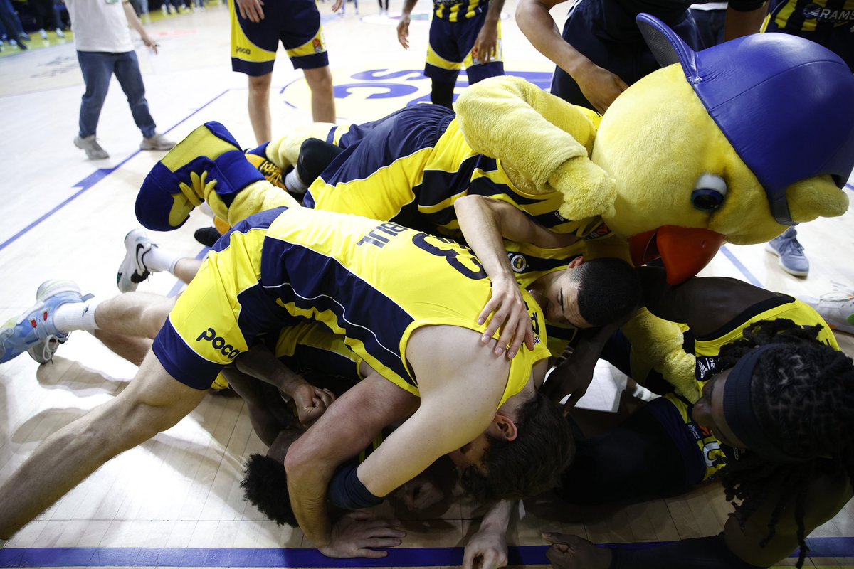 Burası Euroleague Play Off!
Burası çocuklar ve adamların ayrıldığı yer!
Burası bizim biz olduğumuz yer!

Hazırsak…BAŞLIYORUZ. 🔥⏳