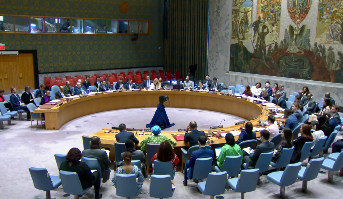 #UNSC Briefing on Great Lakes region|🇨🇭stressed -Women must be at the forefront of all peace & political processes -Greater cooperation between all actors is essential to defuse tensions & consolidate peace -Women's leadership is key to preventing climate change-related conflicts