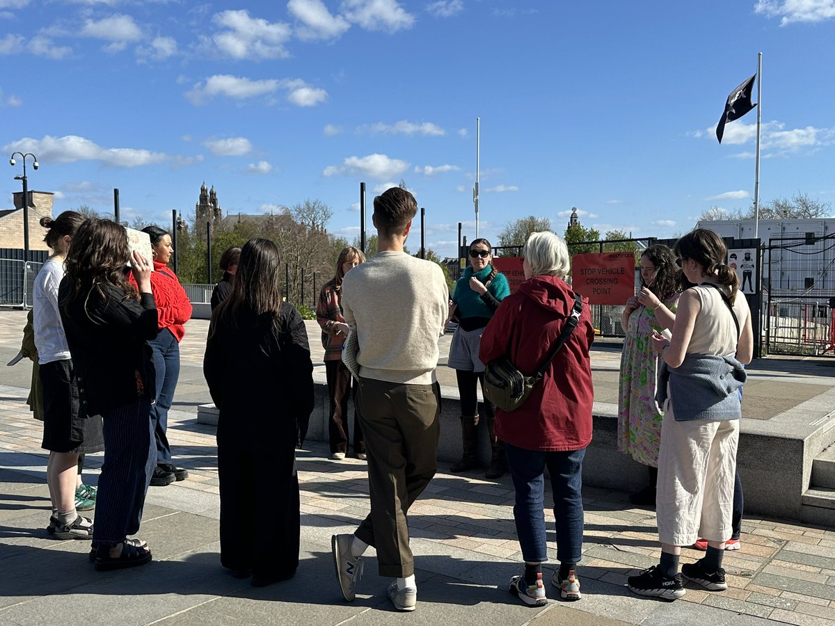 Great creative writing and walking workshop with Camilla Nelson today exploring St Mungo Square as part of Thinking Culture and @UofGPGRs Write of Spring! Join us at 5.30pm for a panel and discussion for @tomjeffreys new publication “Walking” thinkingculture.gla.ac.uk/event/walking-…