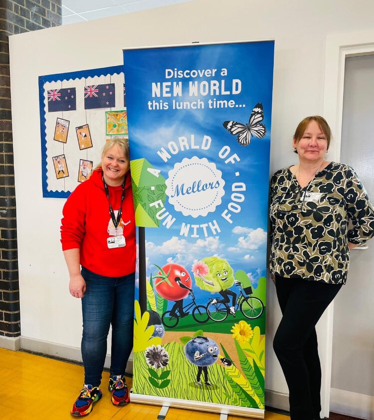 We had our lovely @Jackier50345470 and @JaneTat24732226 delivering our unique road show @mellorscatering to all the pupils @DeltaGrangeLane #funfunfun 🍎🍒🍉🍇🍍🍋 @DBNutrition_