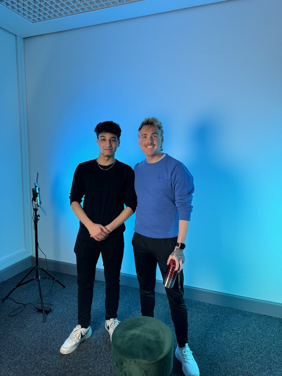 EYSEscape's tweet photo. Thank you @YouthBorders for inviting us along to interview our staff and young people. We had a great time! :) 

#Youthworkchangeslive #interviews #youthwork #photographs https://t.co/f680E0KGZl